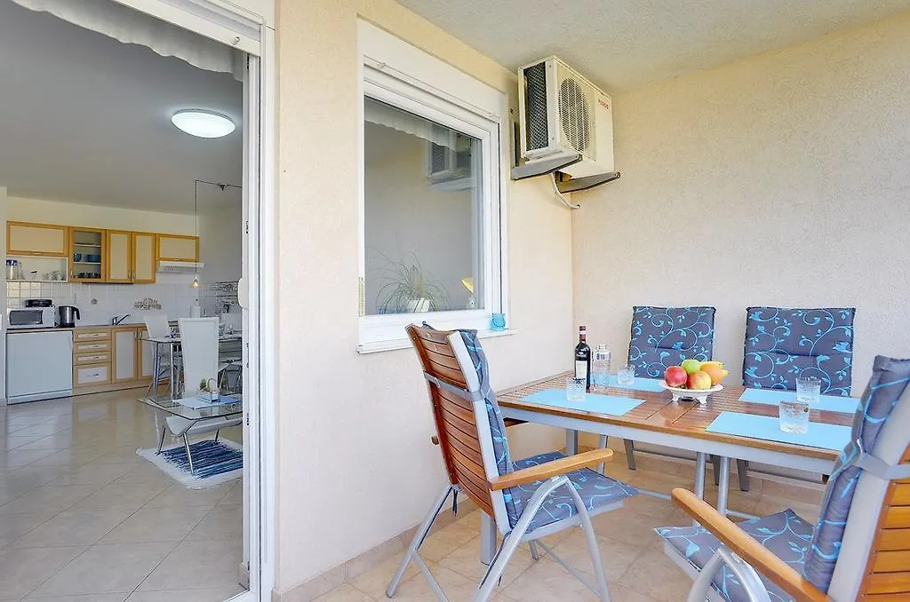 Apartment Frlan Liznjan 0*,  Croatia